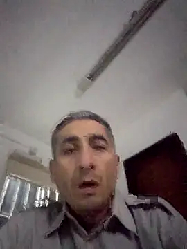alejandro83bsf (Ask my age) - Paja y leche en vivo