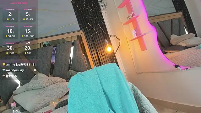 Miia_Deluxe webcam