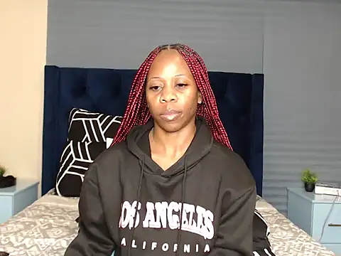 QUEENMANDYY webcam