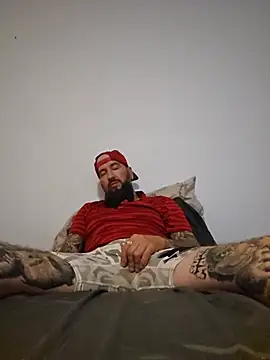 Beardedtattood live cam on StripChat