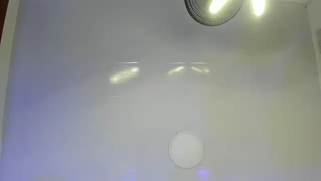 LittleeJaz webcam