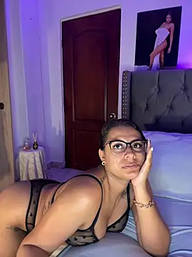 ema_zoe webcam