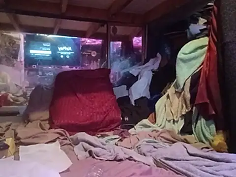 nearby_causual webcam