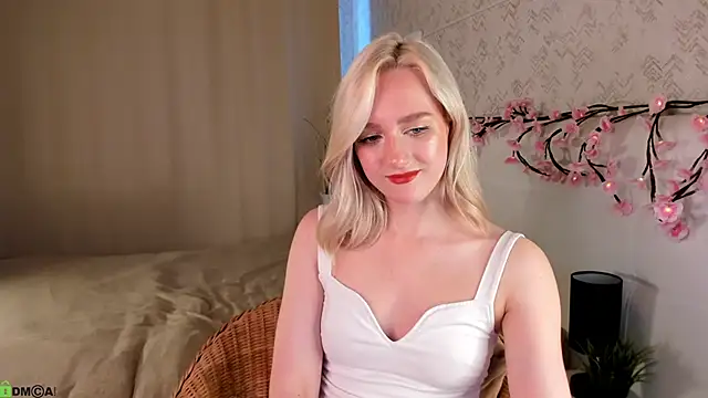 Chloe-Deccer webcam