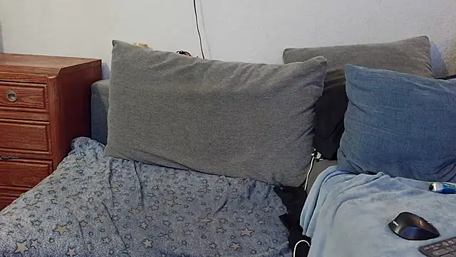 pyrowuff webcam