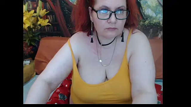 PlayfullMature webcam