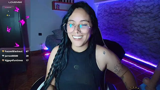 Camila_IRoose webcam