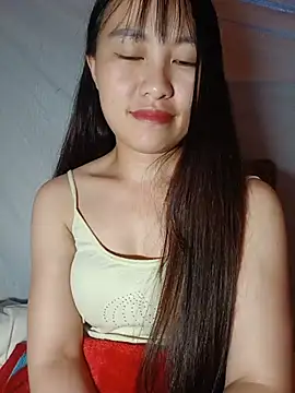 Cherry-squirtt live cam on StripChat