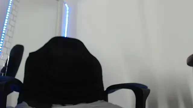 Nash_fit18 live cam on StripChat