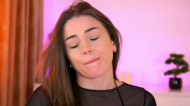 AishaSins webcam