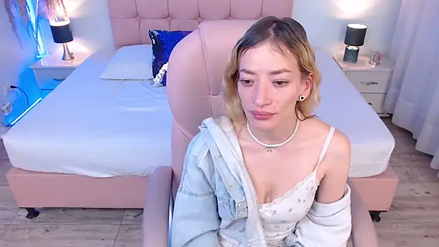 zoe_jones13