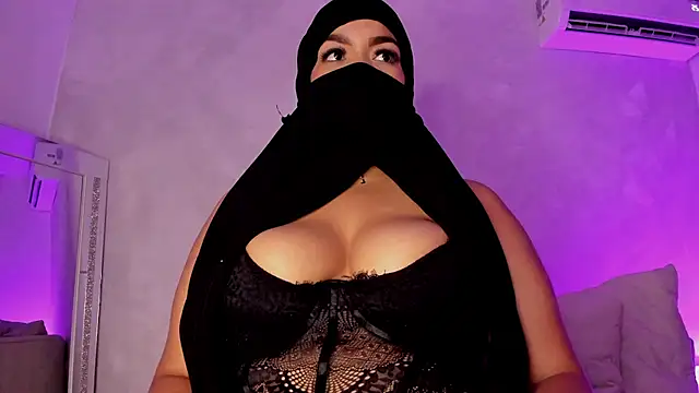 thaira_aly webcam