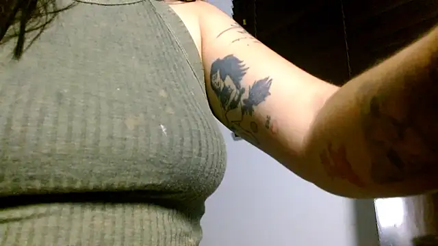 MiaDiamontLatin webcam