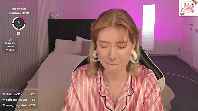 Elira_Vane webcam