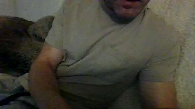 HotStraightDude webcam