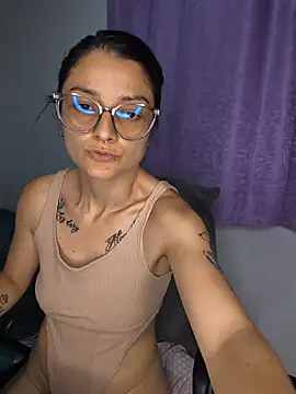 Coralinne__ webcam