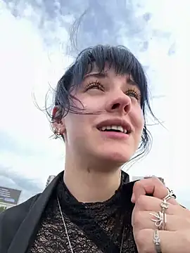 Only_April live cam on StripChat