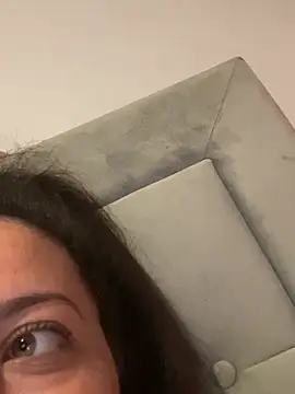 sexyBrunettex1 webcam