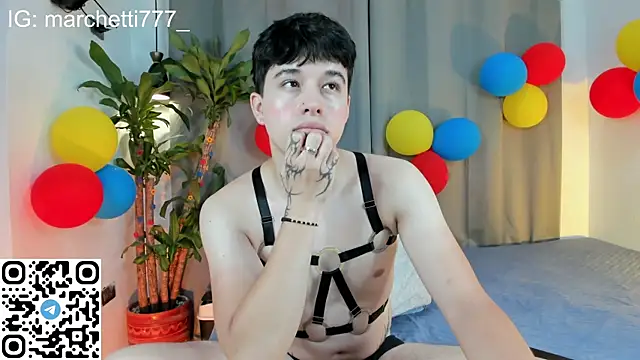 mrhot_night webcam