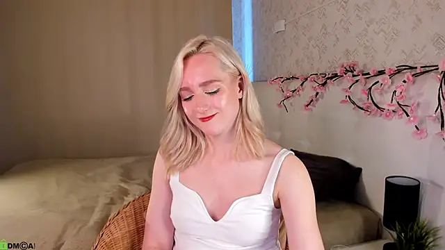 Chloe-Deccer webcam