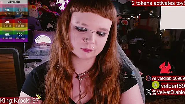 VelvetDiablo live cam on StripChat