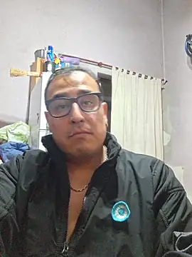 Rueditasss live cam on StripChat