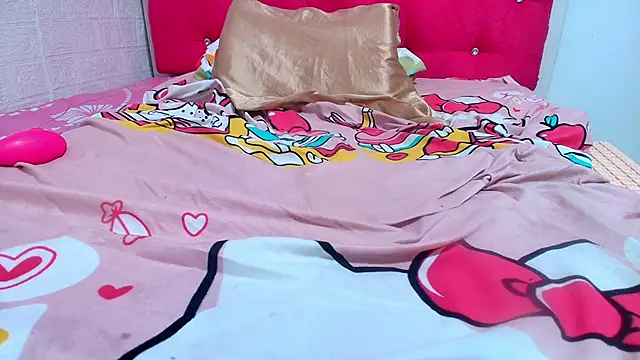 Cuteandrea234 live cam on StripChat