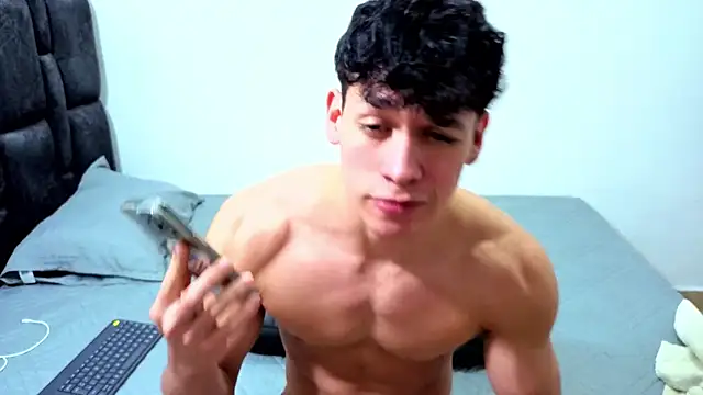 Luke_Muscle's live cam