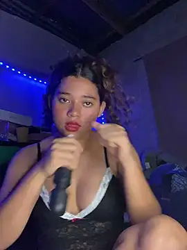 Rico02j live cam on StripChat