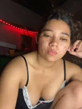 Rico02j live cam on StripChat