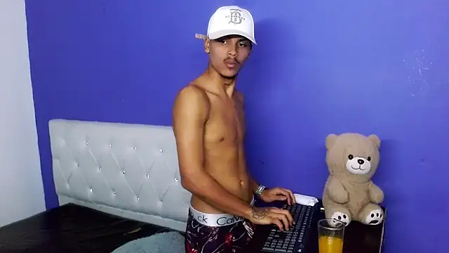 Angel_foxc13 webcam