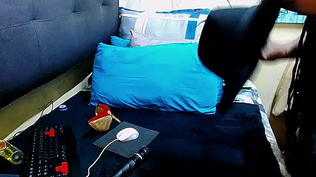 Brunettedevon33