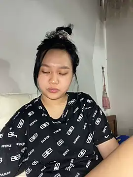 Almira6868 webcam