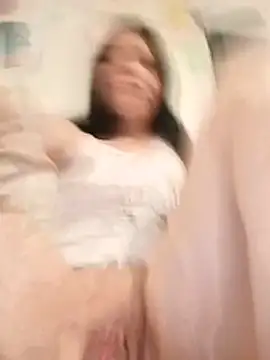 Lesslyxxx webcam