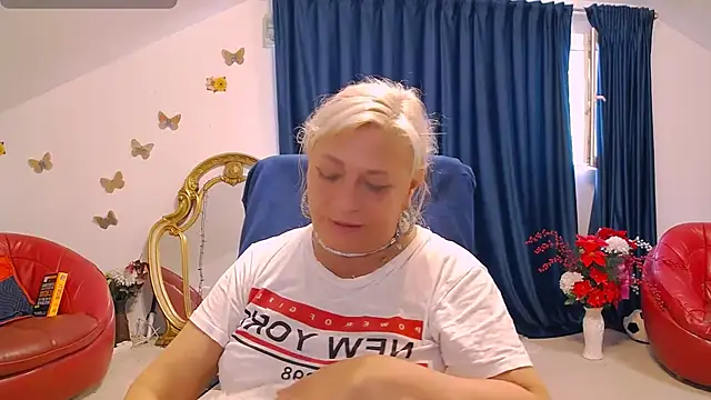 HypnotikCate webcam
