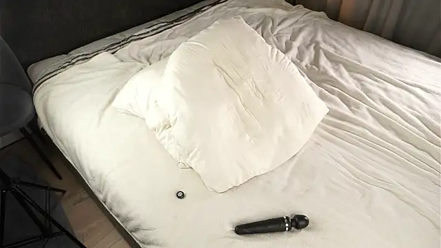 LettySlovacek live cam on StripChat