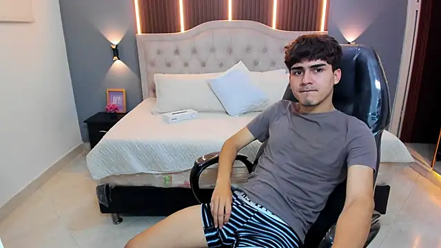 Tommy18__ webcam
