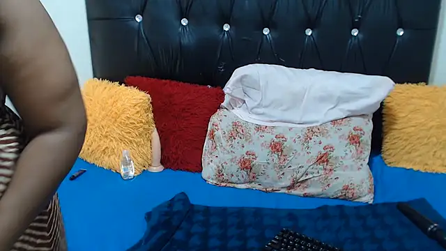 PEACHESX25x webcam
