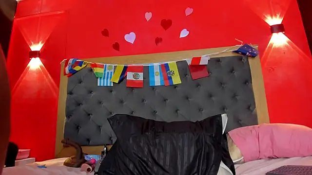 YayaHilton live cam on StripChat