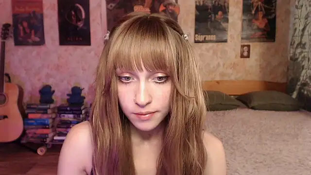 Friendly_Ellie live cam on StripChat