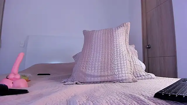 Aaron_Tate webcam