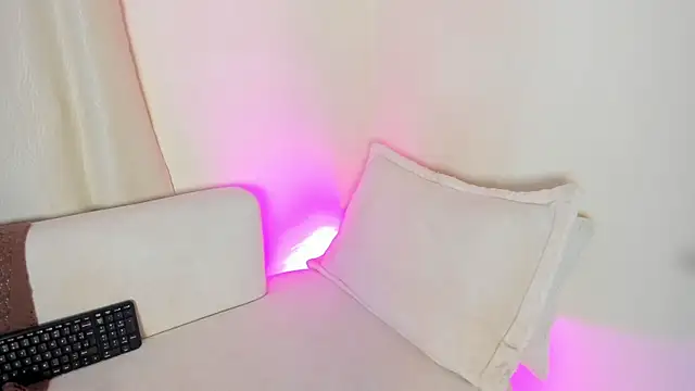 Miss_Loise webcam