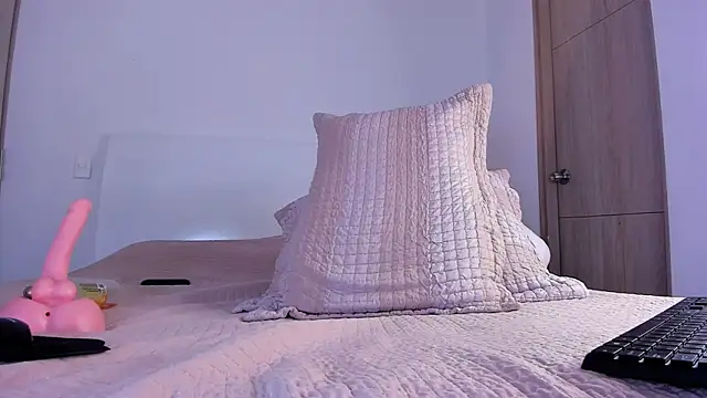 Aaron_Tate webcam