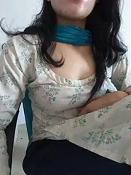zoya_baby_ live cam on StripChat