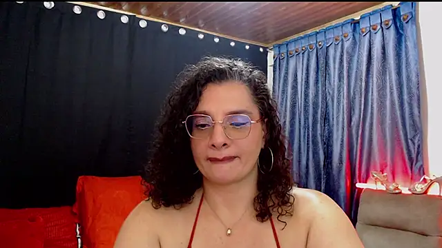 Aleja_Gonzales webcam