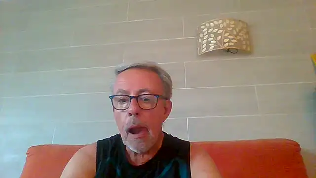 tuggy59 live cam on StripChat