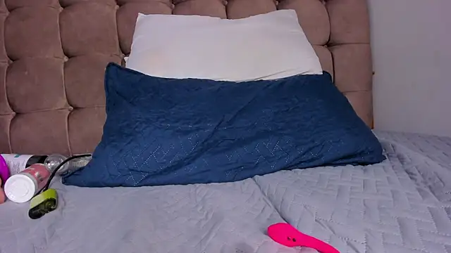 aleja_cute_ webcam