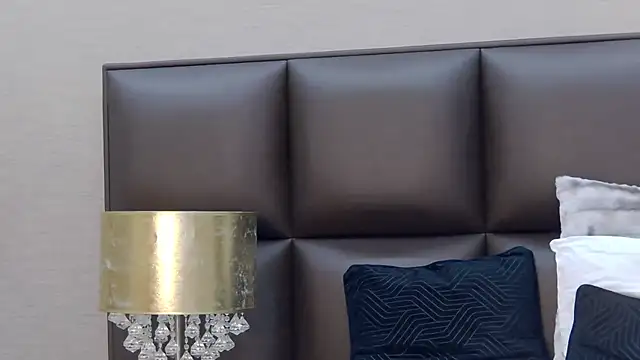 FoxyJoy live cam on StripChat