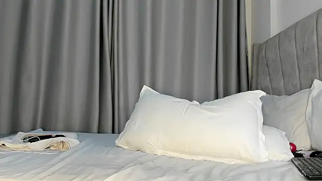 thee_sexy_goddess webcam