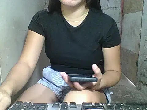 Skinny_PinayGirljust18 webcam